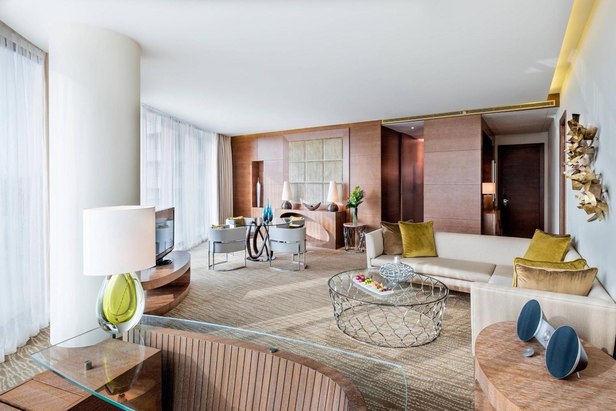 Jw Marriott Absheron Baku Hotel Екстериор снимка A suite at the Ritz-Carlton, DIFC