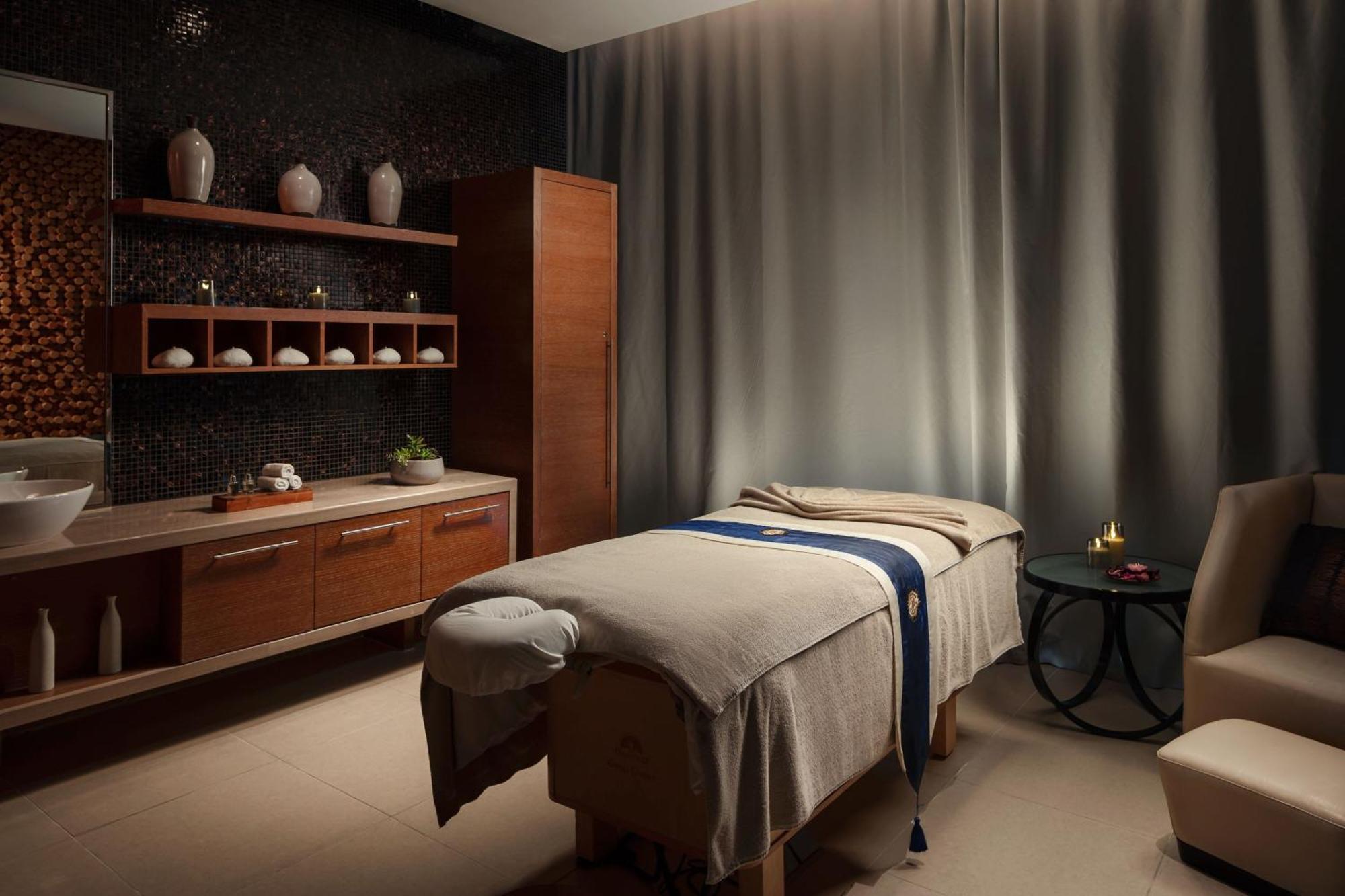 Jw Marriott Absheron Baku Hotel Екстериор снимка A massage bed