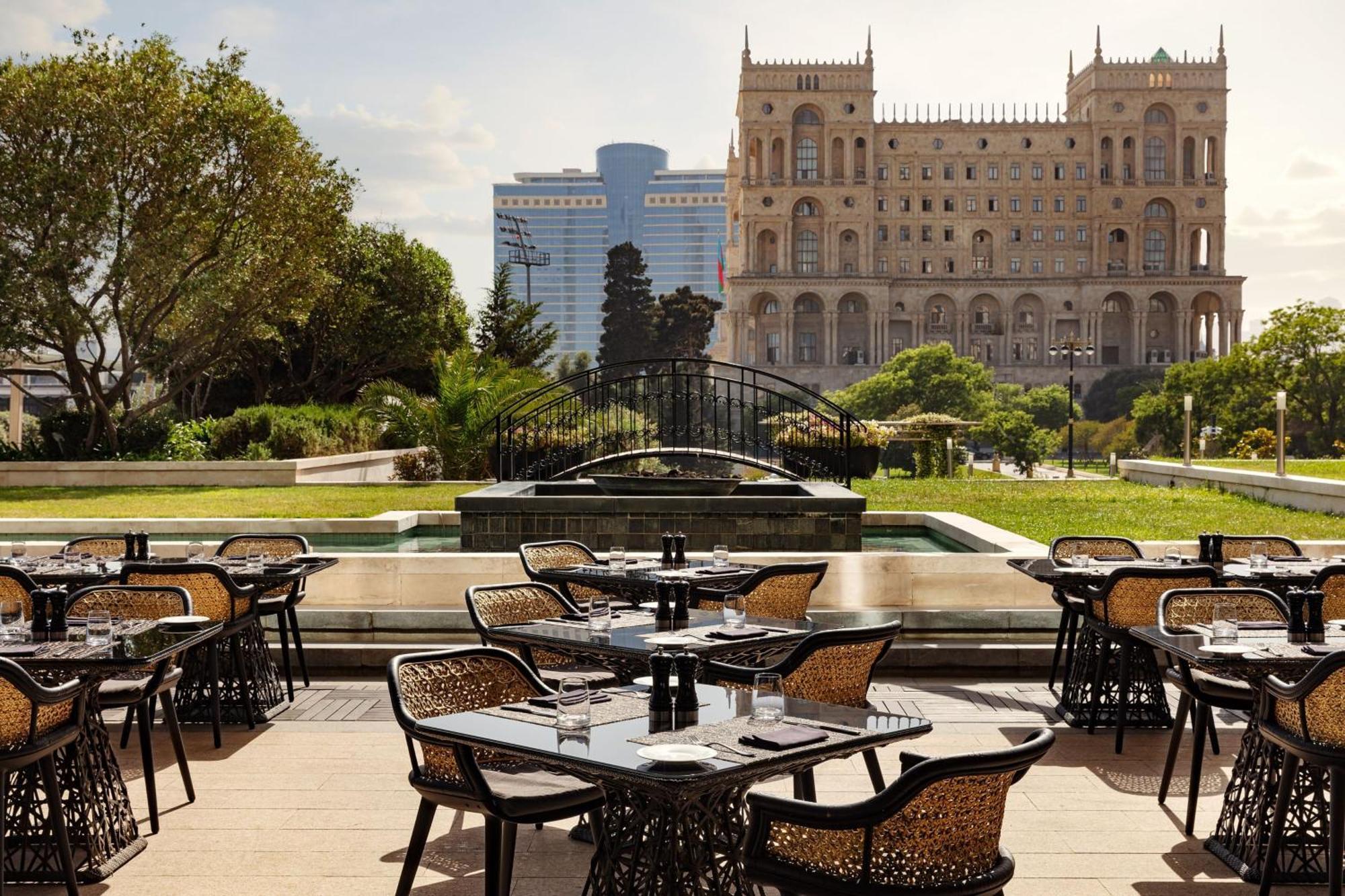 Jw Marriott Absheron Baku Hotel Екстериор снимка The hotel's outdoor restaurant